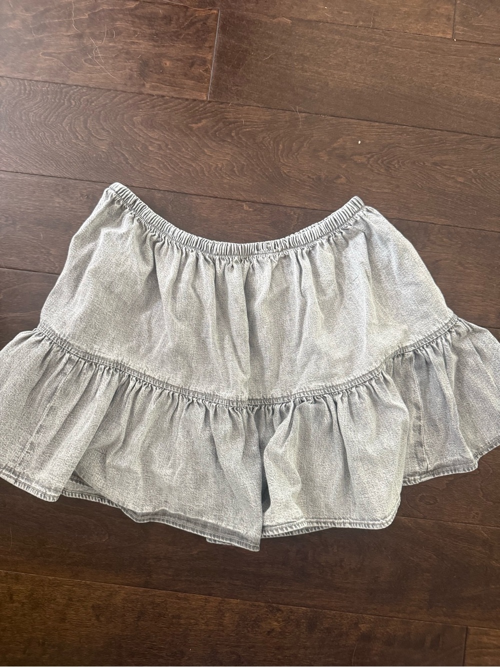 H&M Light Gray Ruffled Denim Mini Skirt